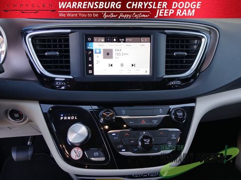 Used 2023 Chrysler Voyager LX FWD image 21