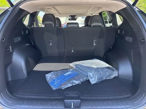 Used 2025 Hyundai Tucson Limited AWD/4WD image 32