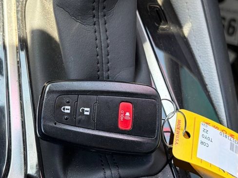 Used 2022 Toyota Corolla XSE FWD image 10