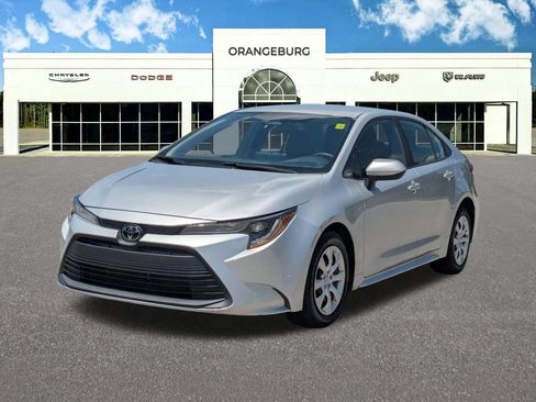 Used 2024 Toyota Corolla LE FWD image 3