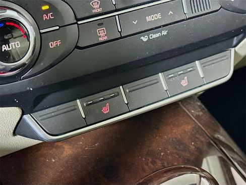 Used 2018 Kia Sorento EX image 19