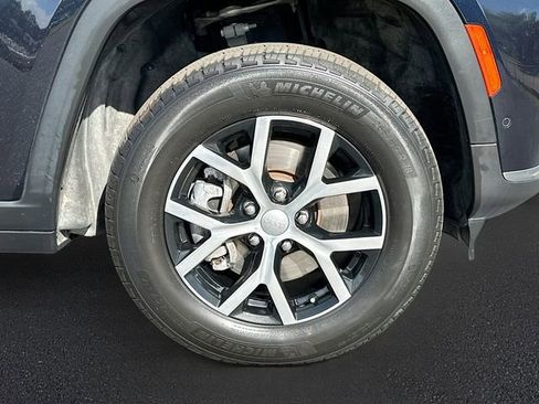 Used 2024 Jeep Grand Cherokee L Limited w/ Luxury Tech Group II image 34