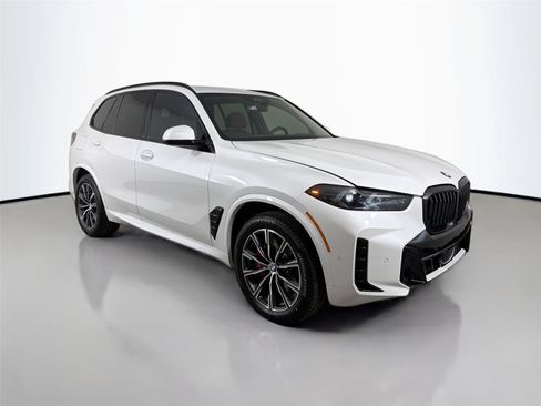 New 2026 BMW X5 xDrive40i w/ M Sport Package AWD/4WD image 3