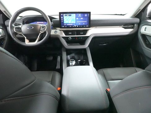 New 2026 Ford Explorer Active w/ Active Comfort Package AWD/4WD image 8