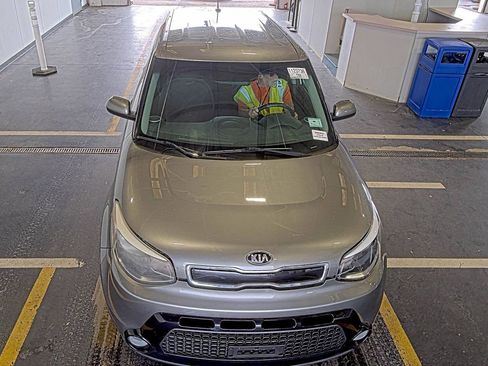 Used 2016 Kia Soul + FWD image 4