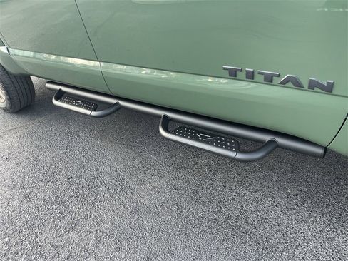 Used 2024 Nissan Titan SV w/ SV Bronze Edition Package image 35