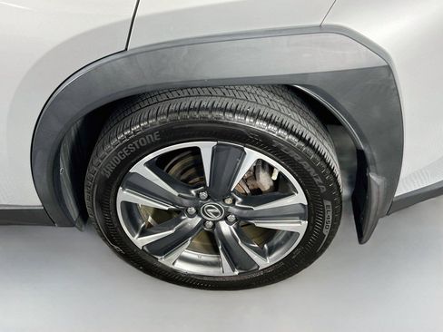 Used 2019 Lexus UX 200 w/ Accessory Package FWD image 31
