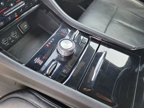 Used 2022 Jeep Grand Cherokee L Overland w/ Luxury Tech Group IV AWD/4WD image 17
