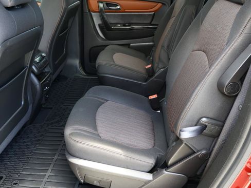 Used 2017 Chevrolet Traverse LT w/ Traveler's Package FWD image 21