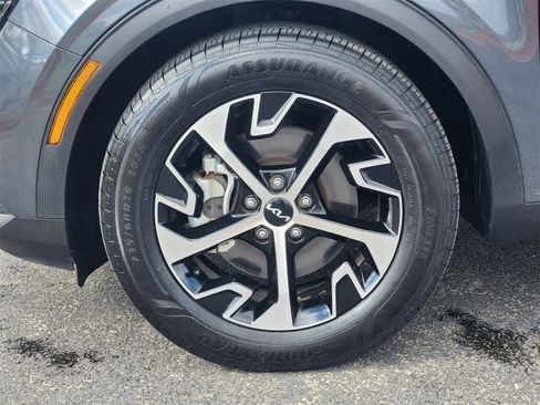 Certified 2024 Kia Sportage EX image 9
