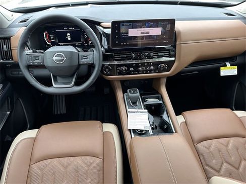 New 2026 Nissan Pathfinder Platinum image 18