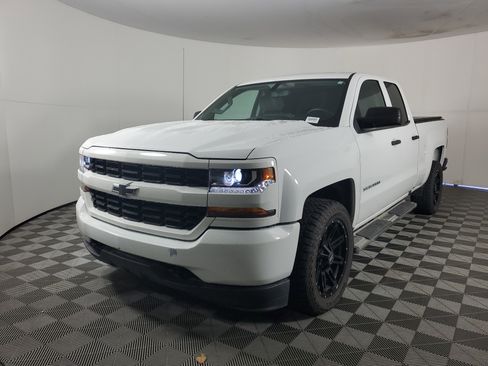 Used 2019 Chevrolet Silverado 1500 Custom image 8