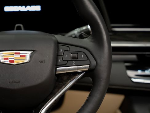 Used 2024 Cadillac Escalade Premium Luxury image 45