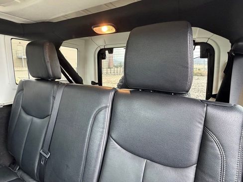 Used 2017 Jeep Wrangler Unlimited Sahara w/ Connectivity Group image 11