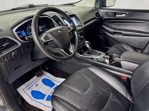 Used 2016 Ford Edge Titanium FWD image 10