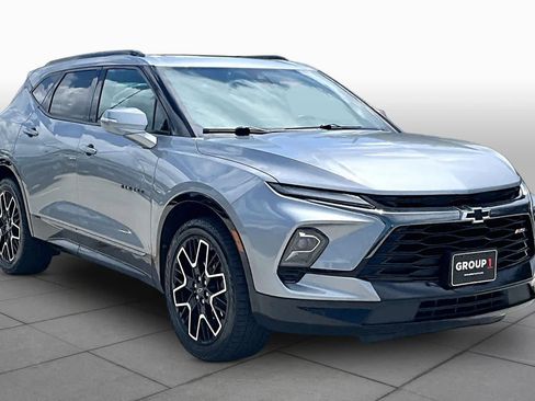 Used 2023 Chevrolet Blazer RS w/ Enhanced Convenience Package FWD image 3