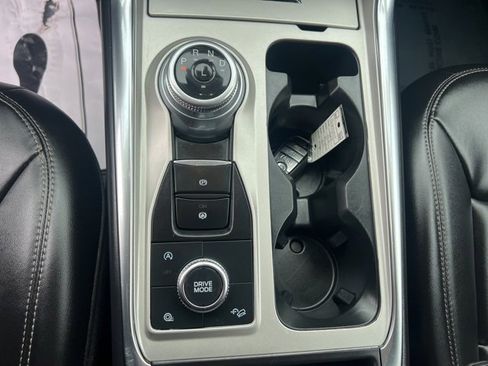 Used 2023 Ford Explorer XLT w/ Equipment Group 202A image 33