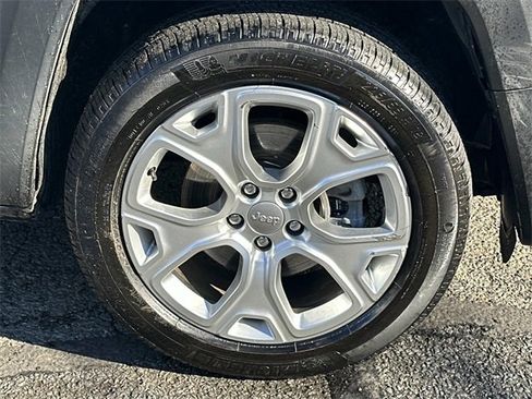 Used 2020 Jeep Renegade Limited w/ UConnect 8.4 Nav Group image 7