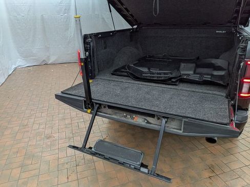 Used 2019 Ford F150 Lariat w/ Equipment Group 502A Luxury image 8