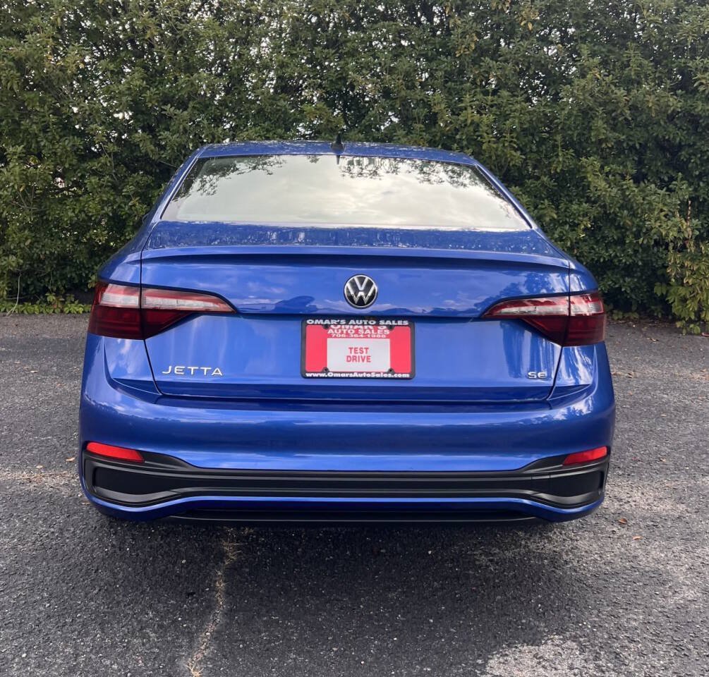 Used 2024 Volkswagen Jetta SE FWD image 6