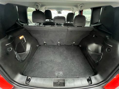 Used 2018 Jeep Renegade Sport w/ Power & Air Group image 38