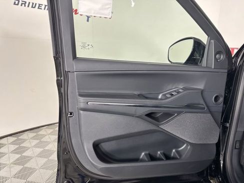 New 2025 Lincoln Navigator L Reserve w/ Jet Appearance Package image 16