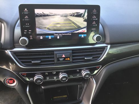 Used 2022 Honda Accord Sport image 14