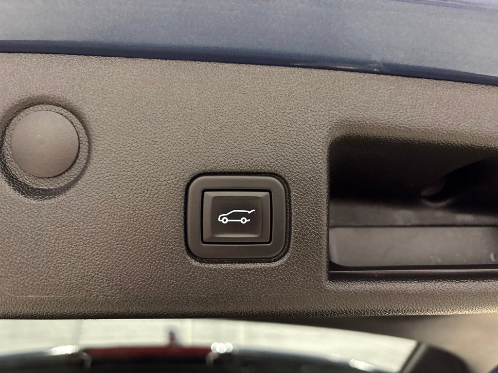Used 2024 Chevrolet Equinox LT AWD/4WD image 38