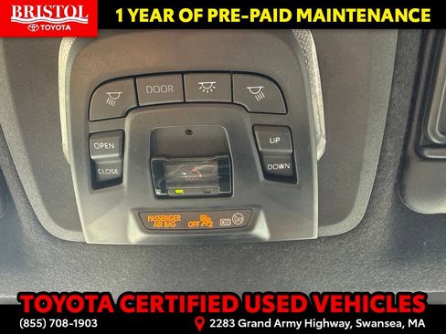 Certified 2024 Toyota Corolla SE w/ SE Premium Package FWD image 33