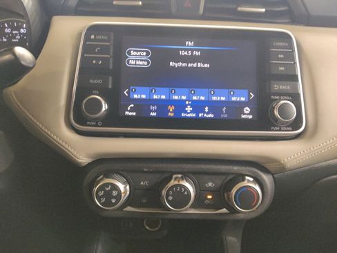 Used 2020 Nissan Versa SV image 25