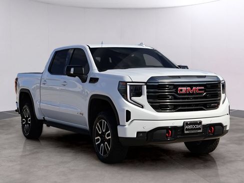 Used 2023 GMC Sierra 1500 AT4 w/ AT4 Premium Package AWD/4WD image 3