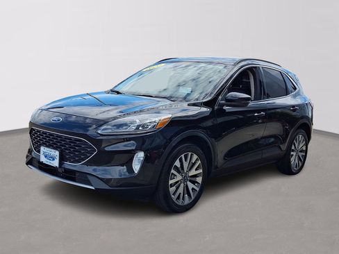Certified 2020 Ford Escape Titanium w/ Titanium Premium Package 2.0 AWD/4WD image 3