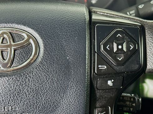 Used 2019 Toyota Tacoma SR RWD image 13