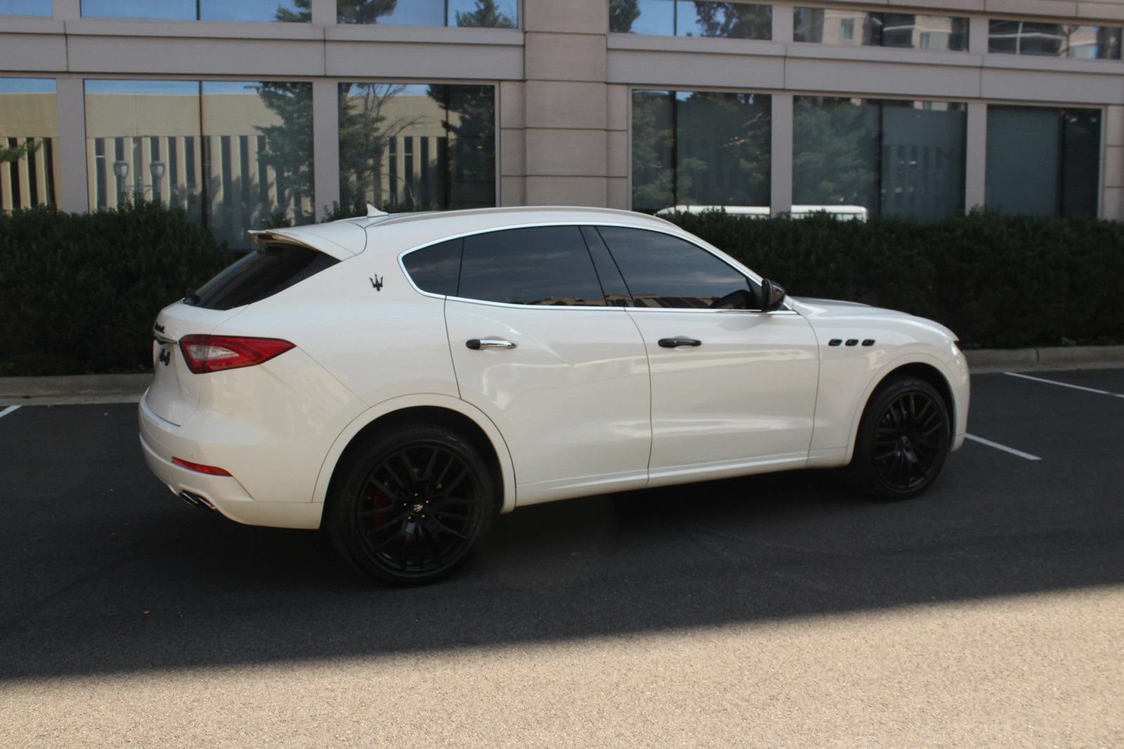 Used 2017 Maserati Levante w/ Sport Package AWD/4WD image 7