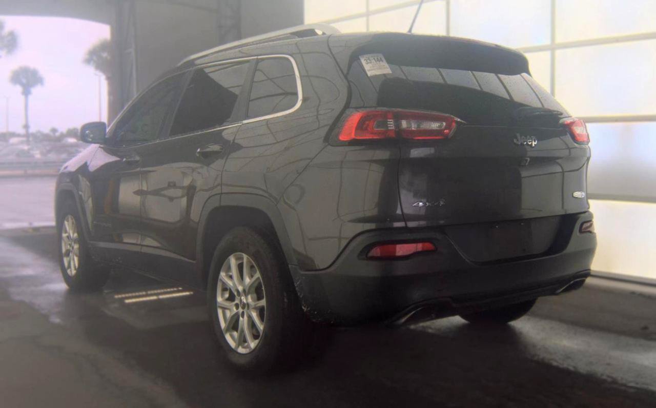 Used 2015 Jeep Cherokee Latitude AWD/4WD image 8