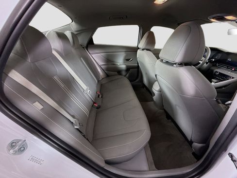 Used 2024 Hyundai Elantra SEL image 27