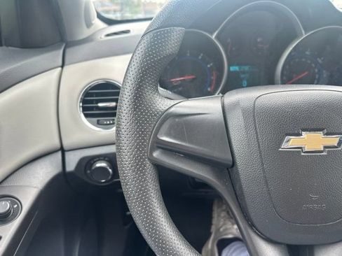 Used 2016 Chevrolet Cruze LS FWD image 34