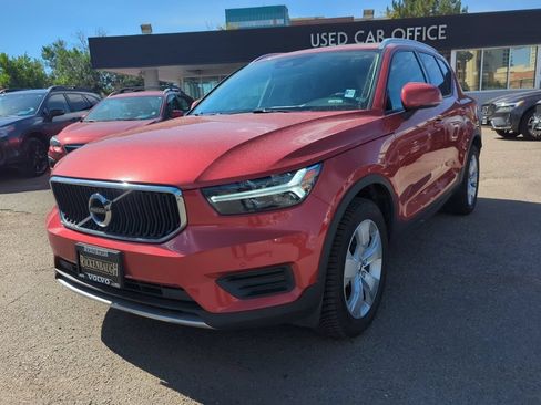 Used 2020 Volvo XC40 T5 Momentum w/ Protection Package Premier AWD/4WD image 3