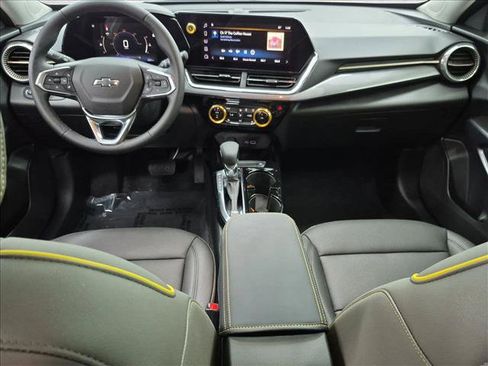 Used 2026 Chevrolet Trax ACTIV w/ Sunroof Package FWD image 17