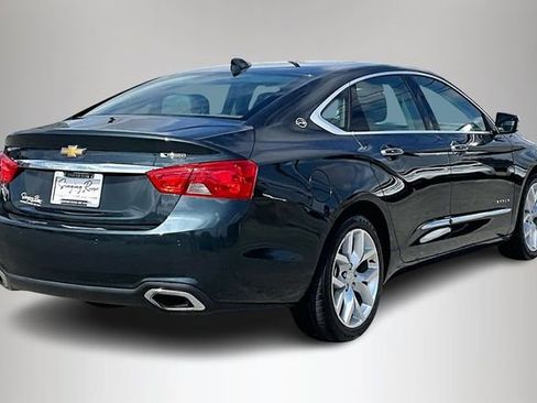 Used 2018 Chevrolet Impala Premier w/ Premier Convenience Package image 5