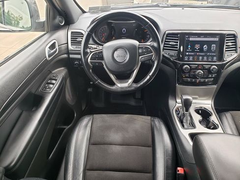 Used 2021 Jeep Grand Cherokee Laredo X AWD/4WD image 16
