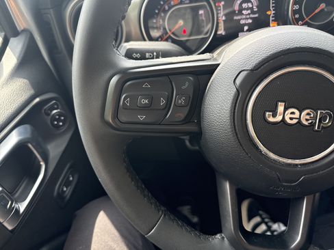 Used 2023 Jeep Wrangler Unlimited Sport AWD/4WD image 19