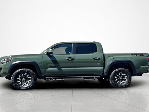 Certified 2022 Toyota Tacoma TRD Off-Road w/ Technology Package RWD image 2
