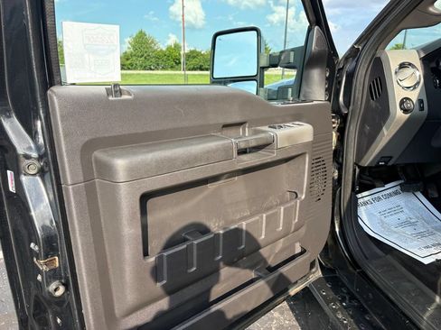 Used 2011 Ford F250 Lariat w/ Lariat Ultimate Pkg AWD/4WD image 12