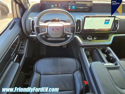 Used 2025 Ford Expedition Max Platinum w/ Stealth Appearance Package image 11