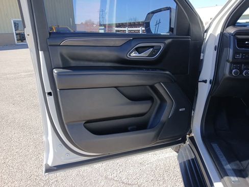 Used 2021 Chevrolet Tahoe LT w/ LT Signature Package image 12