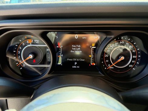 Used 2025 Jeep Wrangler Sahara image 19