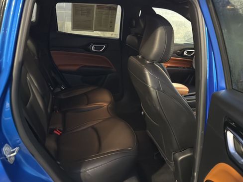 Used 2024 Jeep Compass Limited image 11