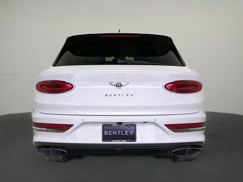 Used 2022 Bentley Bentayga V8 image 78
