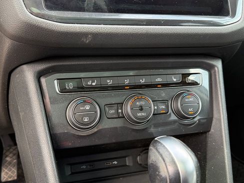 Used 2021 Volkswagen Tiguan SEL image 21